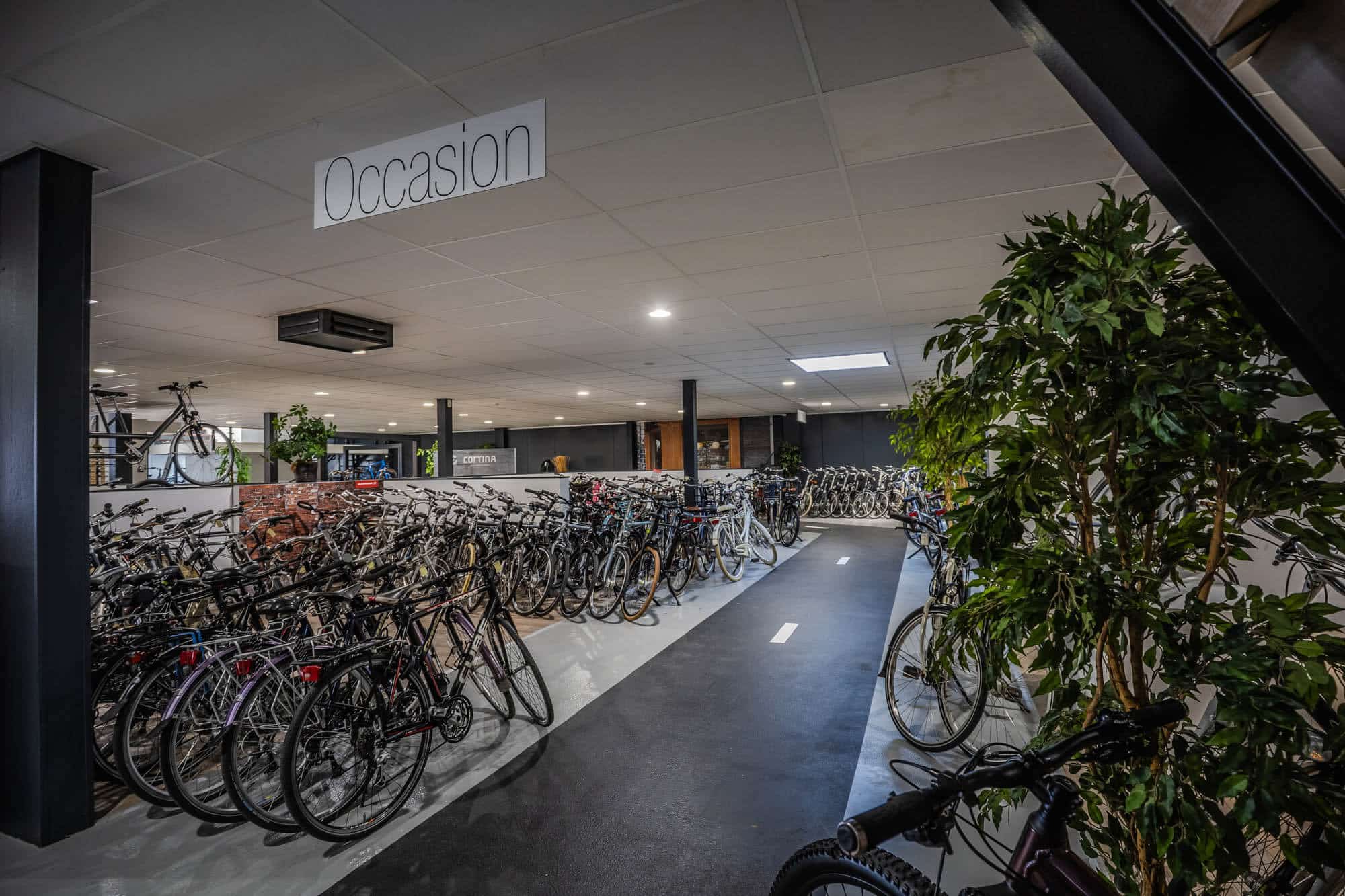 Showroom gebruikte fietsen Dikkenberg Tweewielers